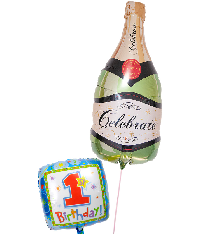 シャンパンでお祝いするファーストバースデー【1才の誕生日のバルーン電報・男の子】