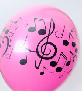 大きなピンクの8分音符と4連音符バルーン【ピアノやバレエの発表会のバルーン電報】