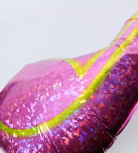 大きなピンクの8分音符と大きなブラックの8分音符、マゼンタハート【ピアノやバレエの発表会のバルーン電報】