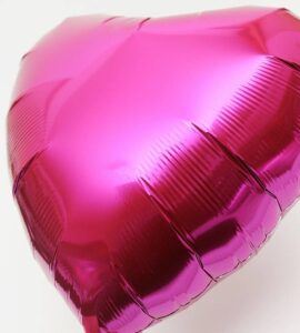 大きなピンクの8分音符と大きなブラックの8分音符、マゼンタハート【ピアノやバレエの発表会のバルーン電報】